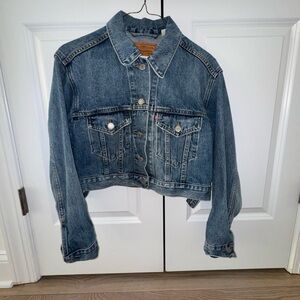 LEVI’S cropped denim jacket